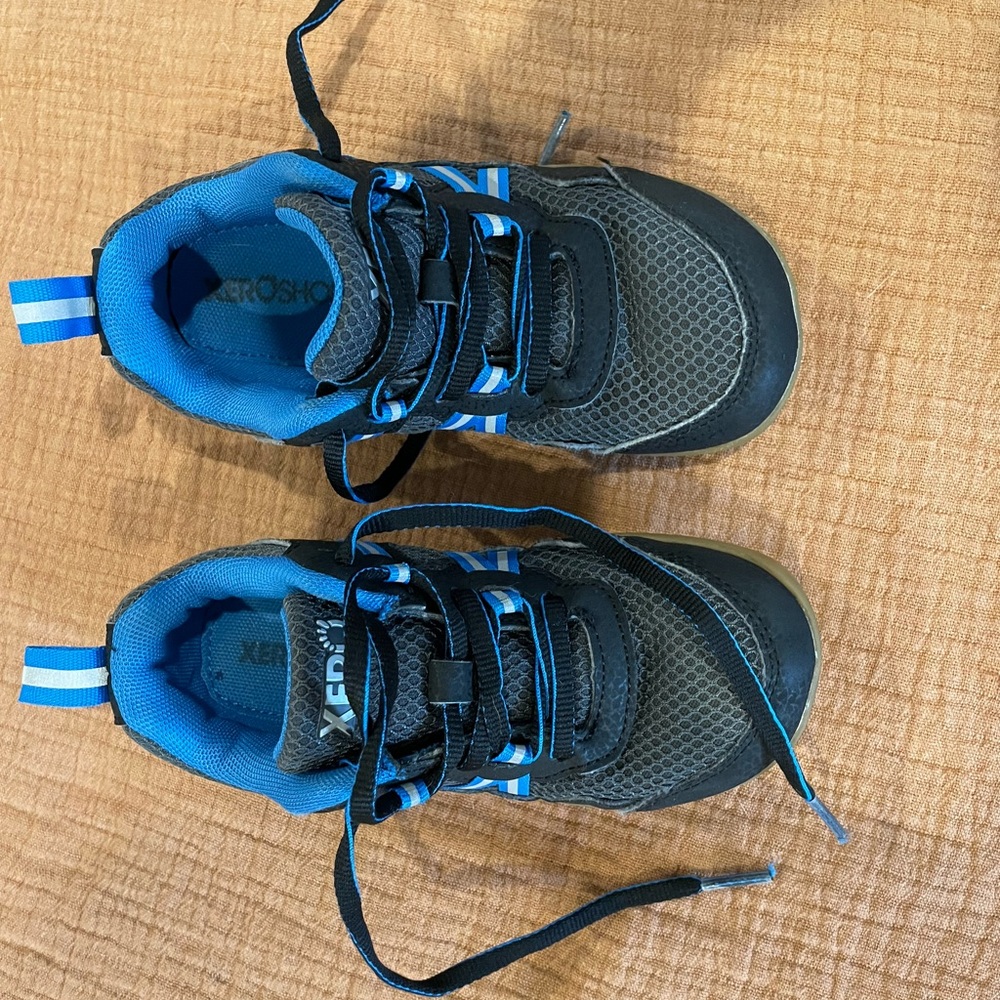 Xero kids tennis shoes